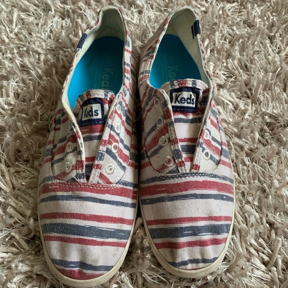 Keds Chillax Slip on sneakers size 8 striped
